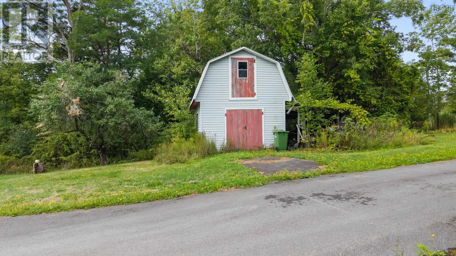 24 Buchanan Avenue