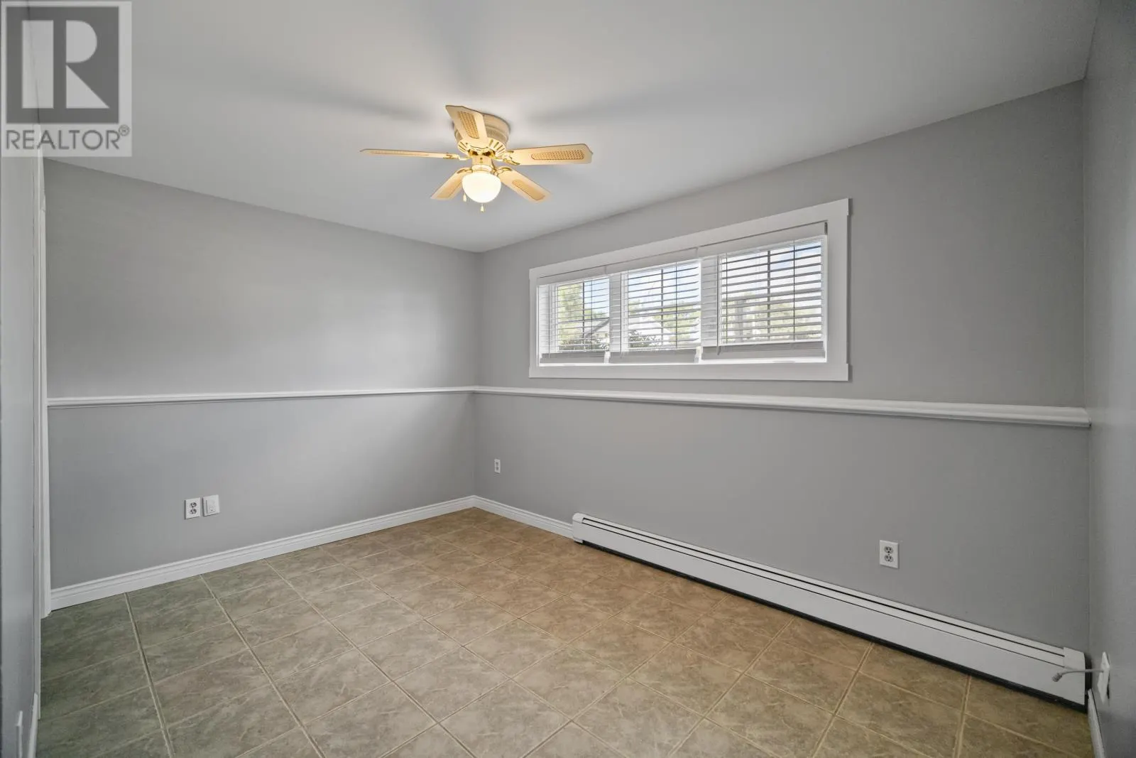 140 Westridge Crescent