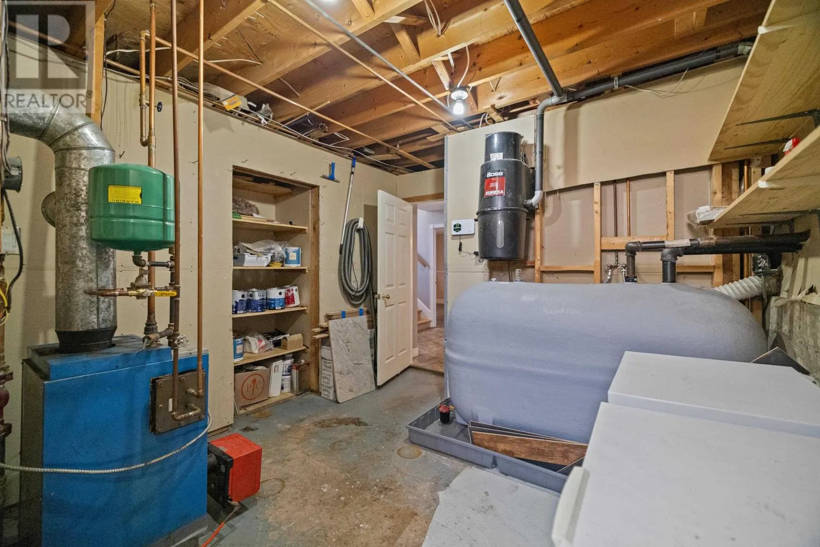140 Westridge Crescent
