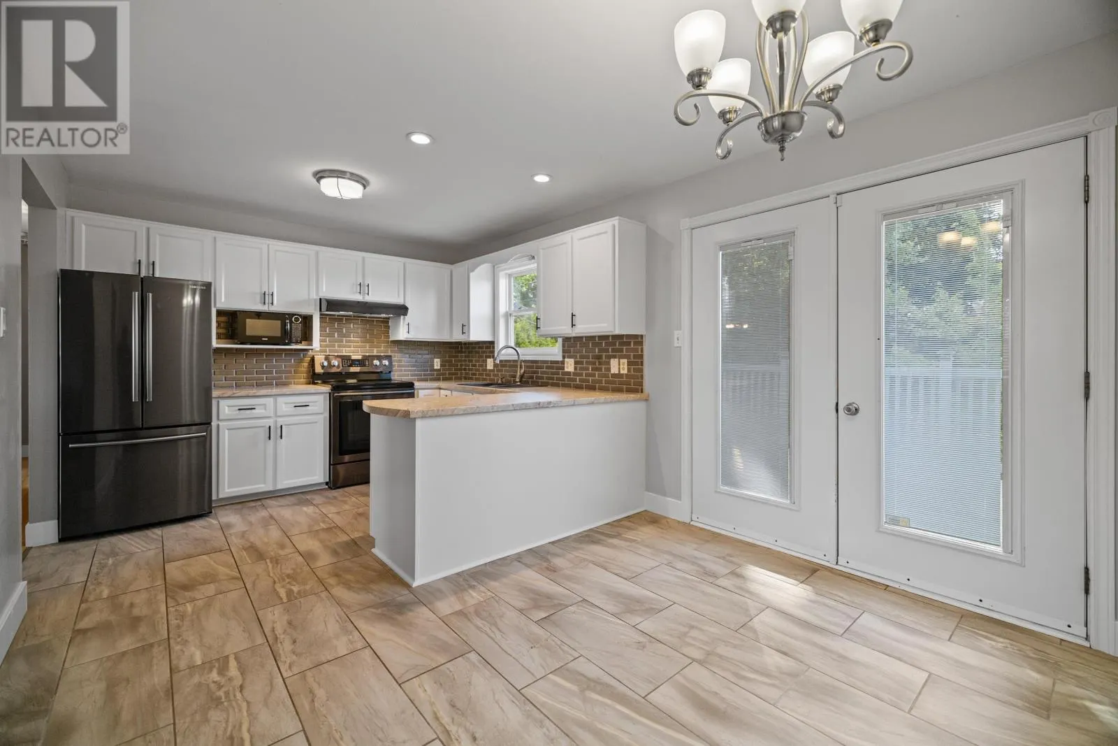 140 Westridge Crescent