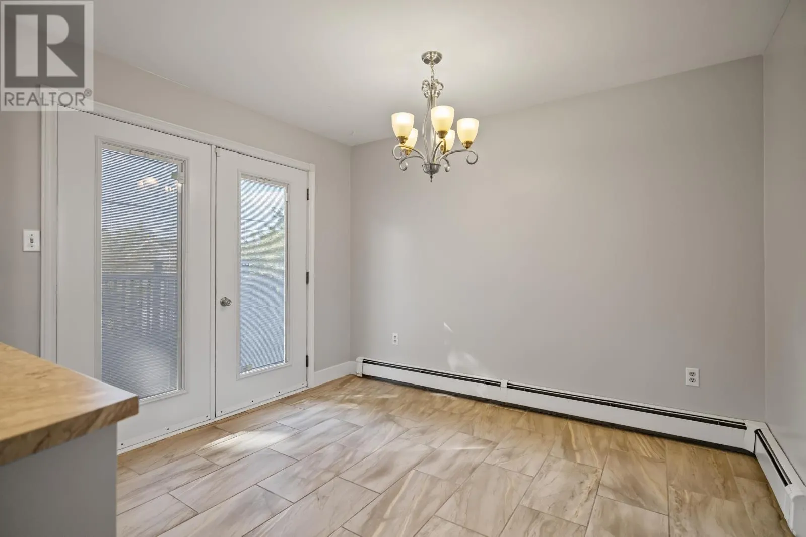 140 Westridge Crescent