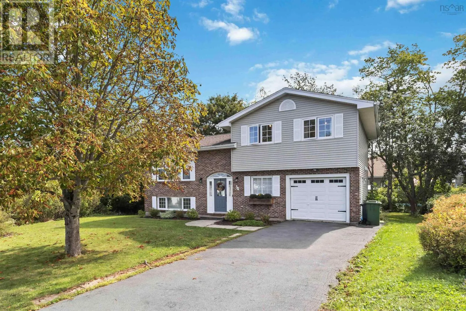 54 Windfield Crescent