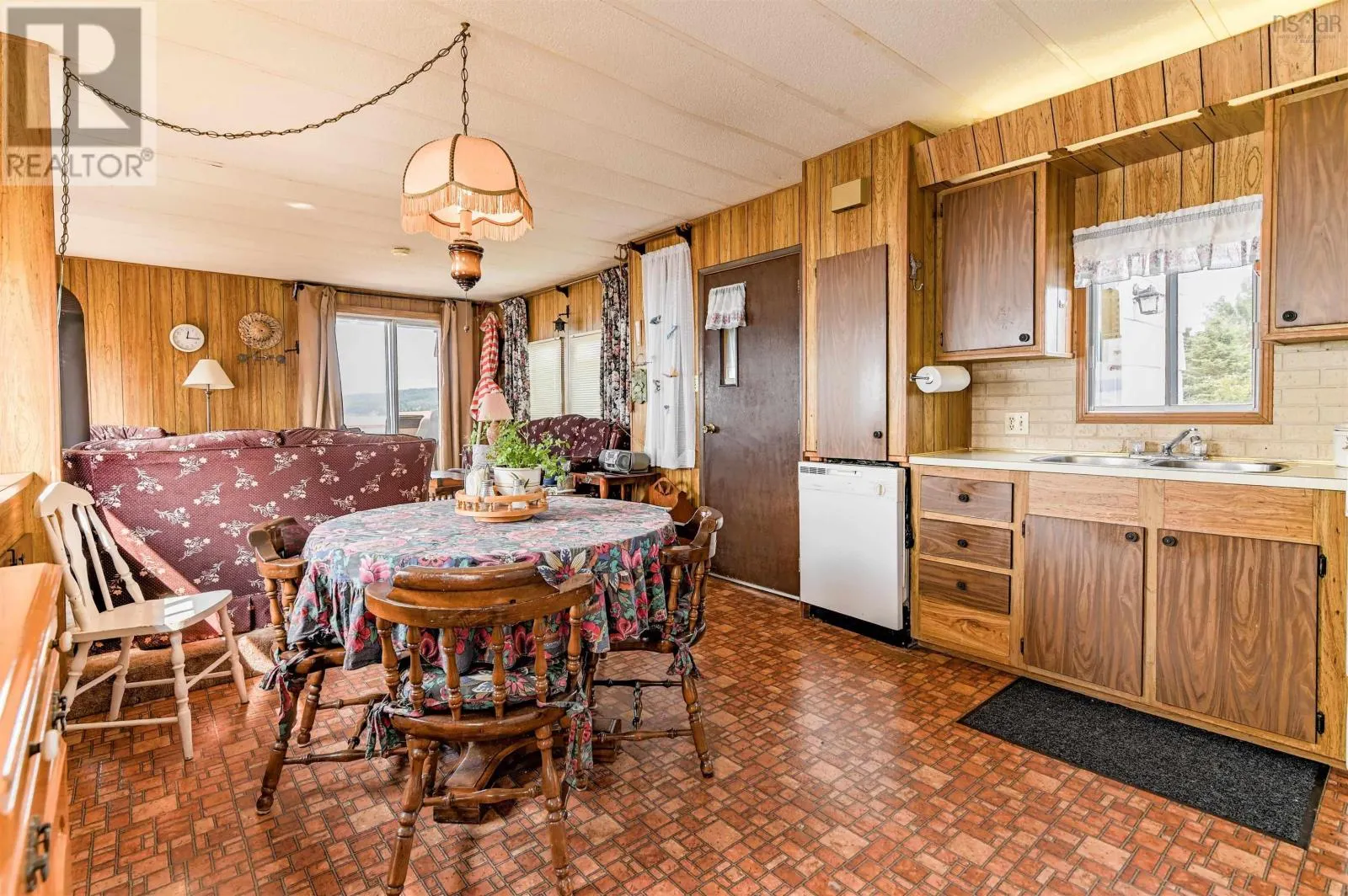1472 Cape Split Rd Road