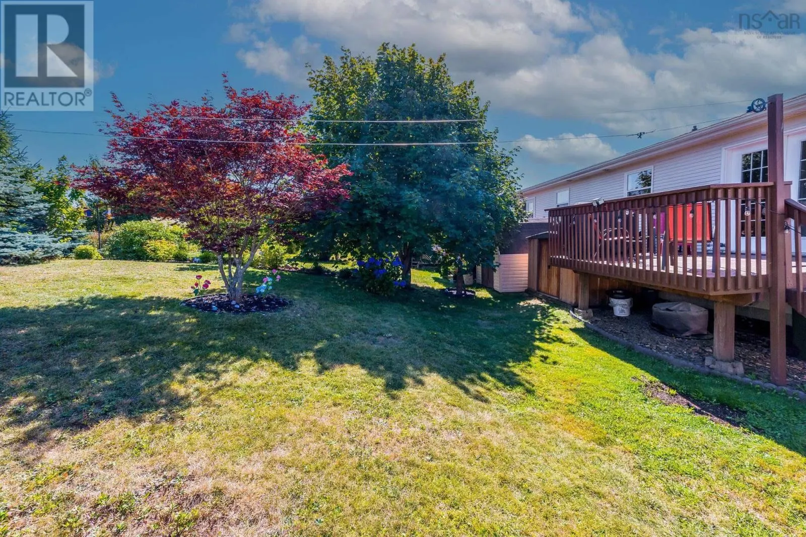 98 Vicky Crescent