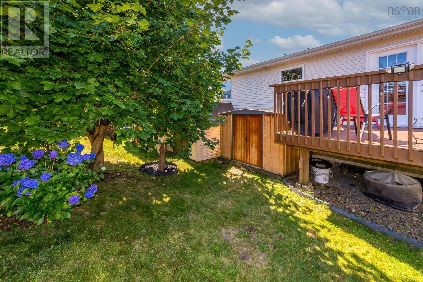 98 Vicky Crescent