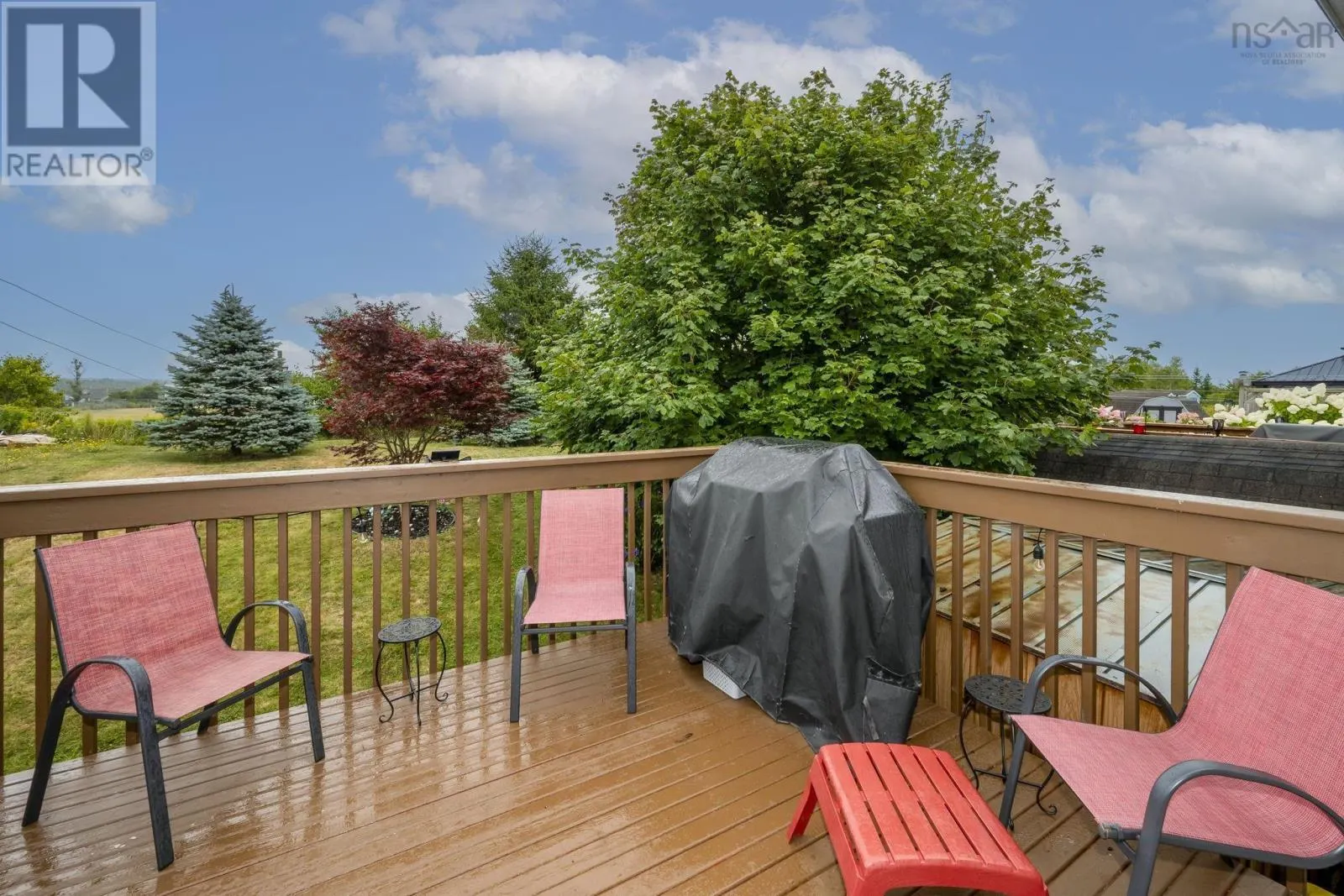 98 Vicky Crescent