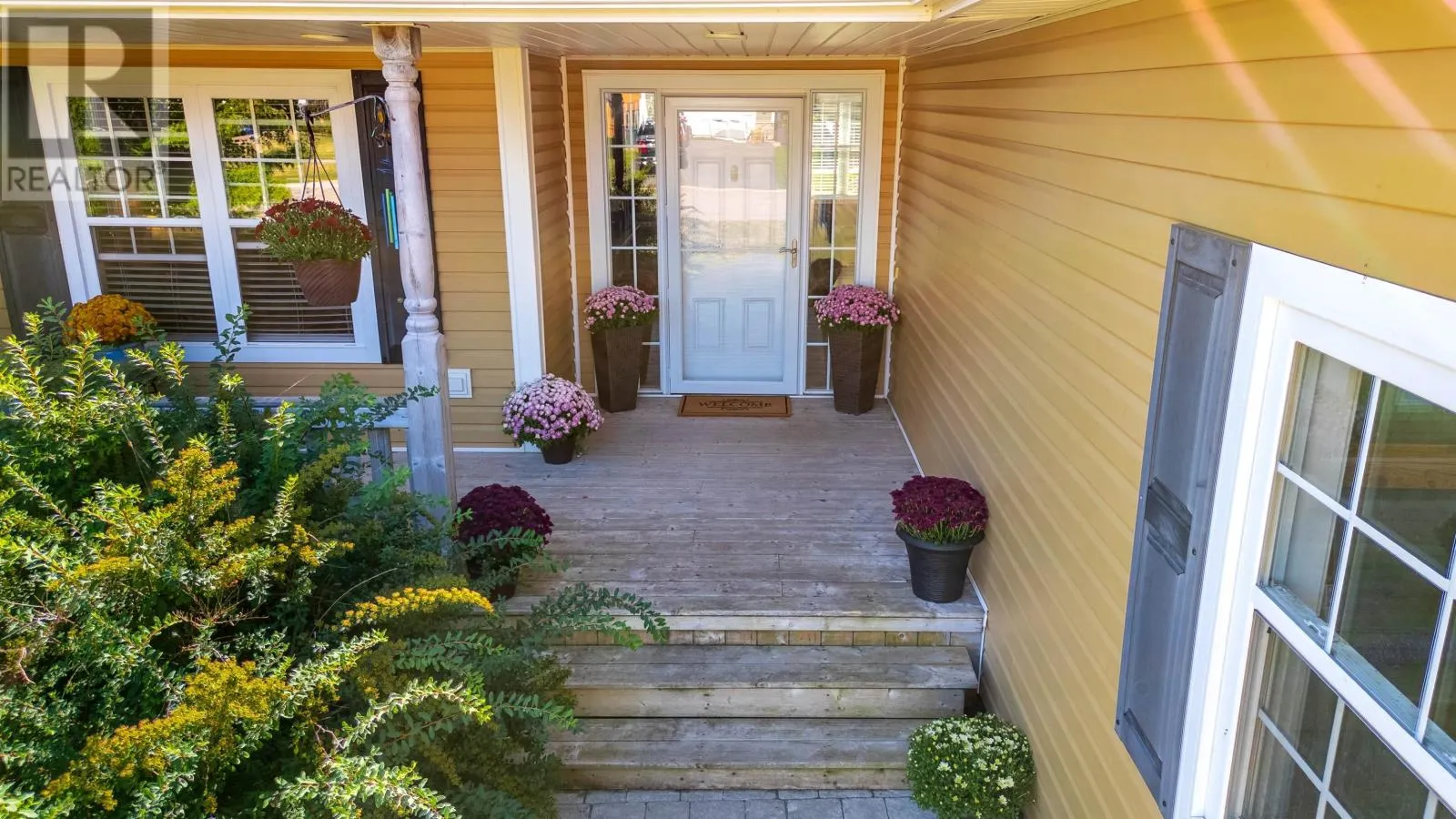 39 GARDINER Drive