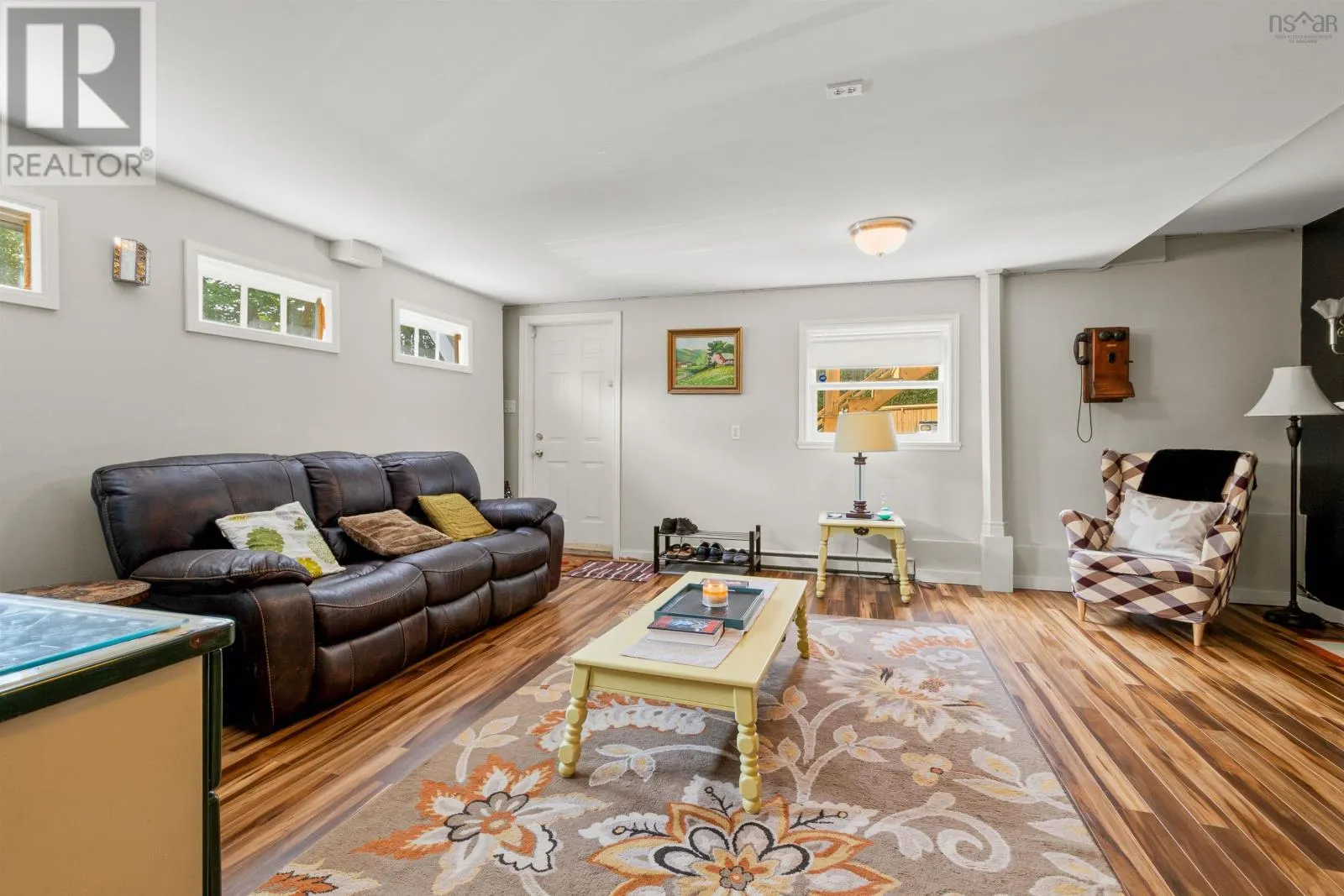 122 Honeysuckle Road