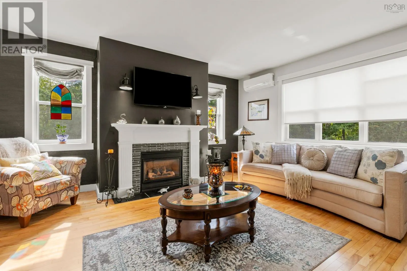 122 Honeysuckle Road
