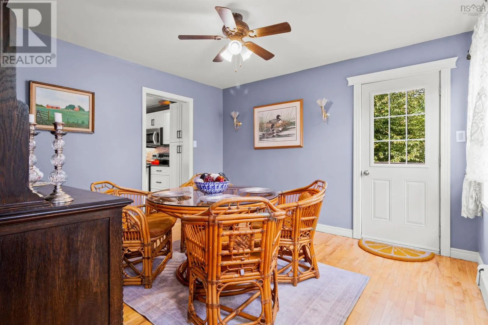 122 Honeysuckle Road