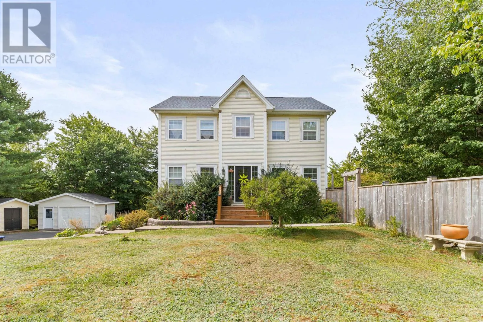 122 Honeysuckle Road