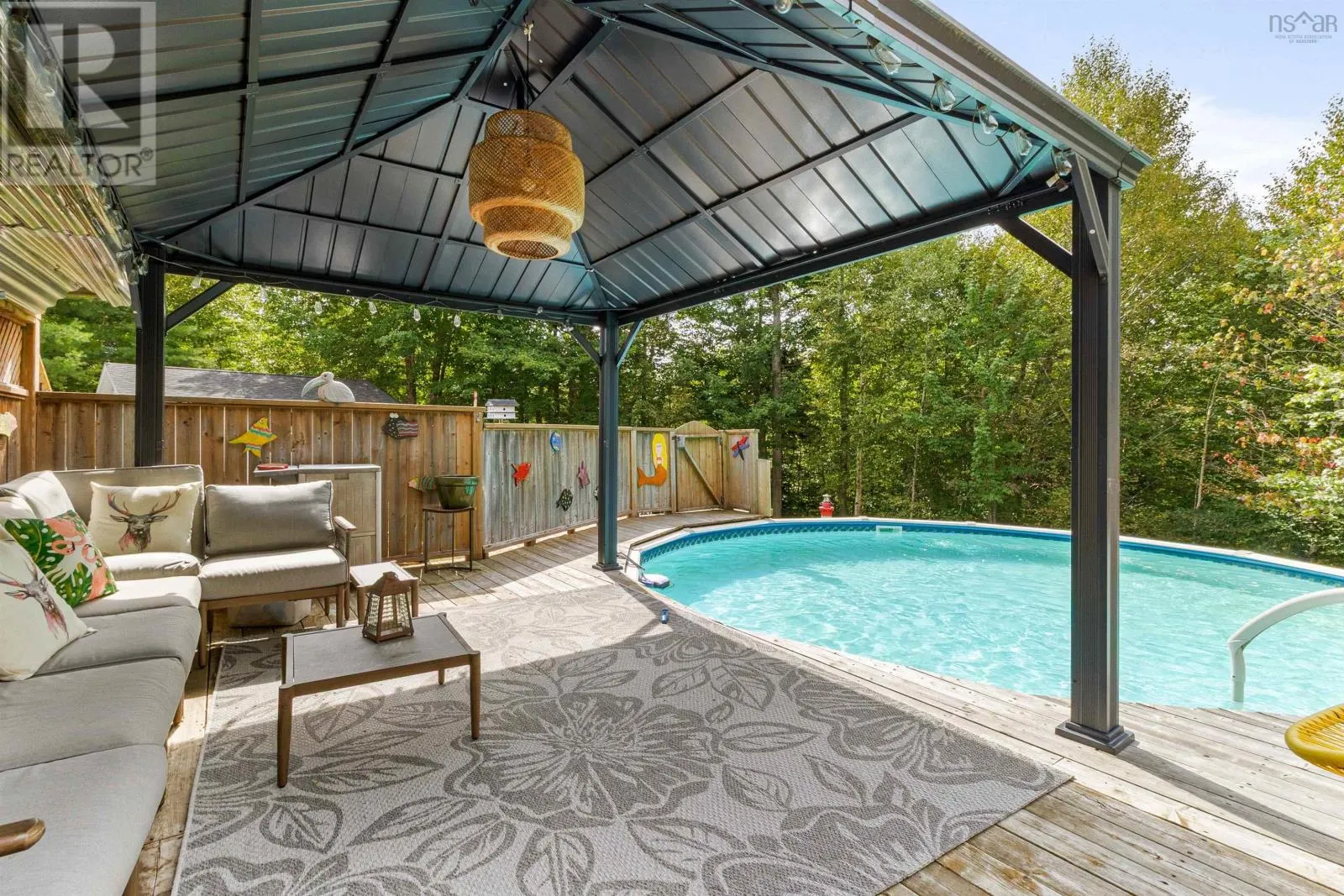 122 Honeysuckle Road