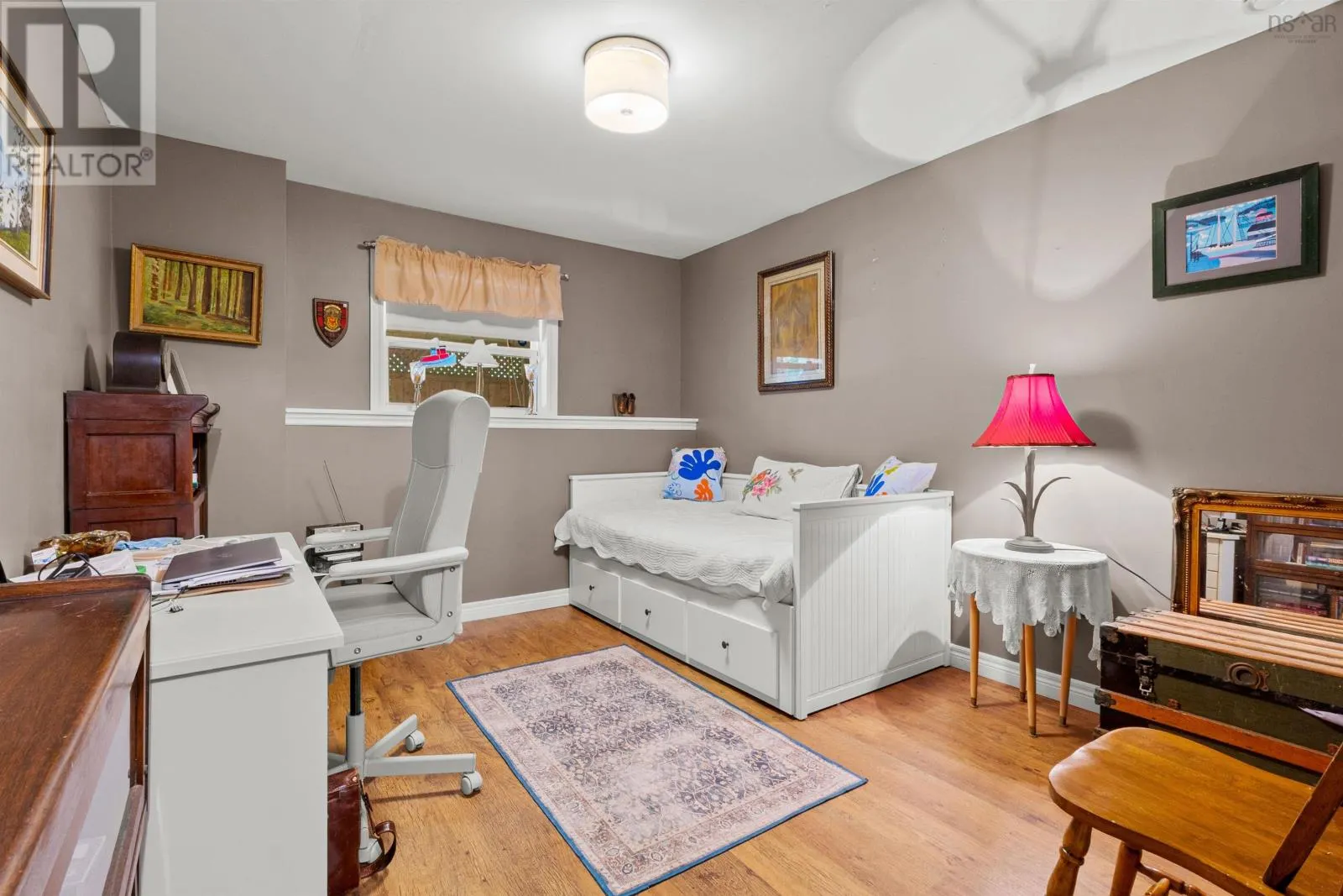 122 Honeysuckle Road
