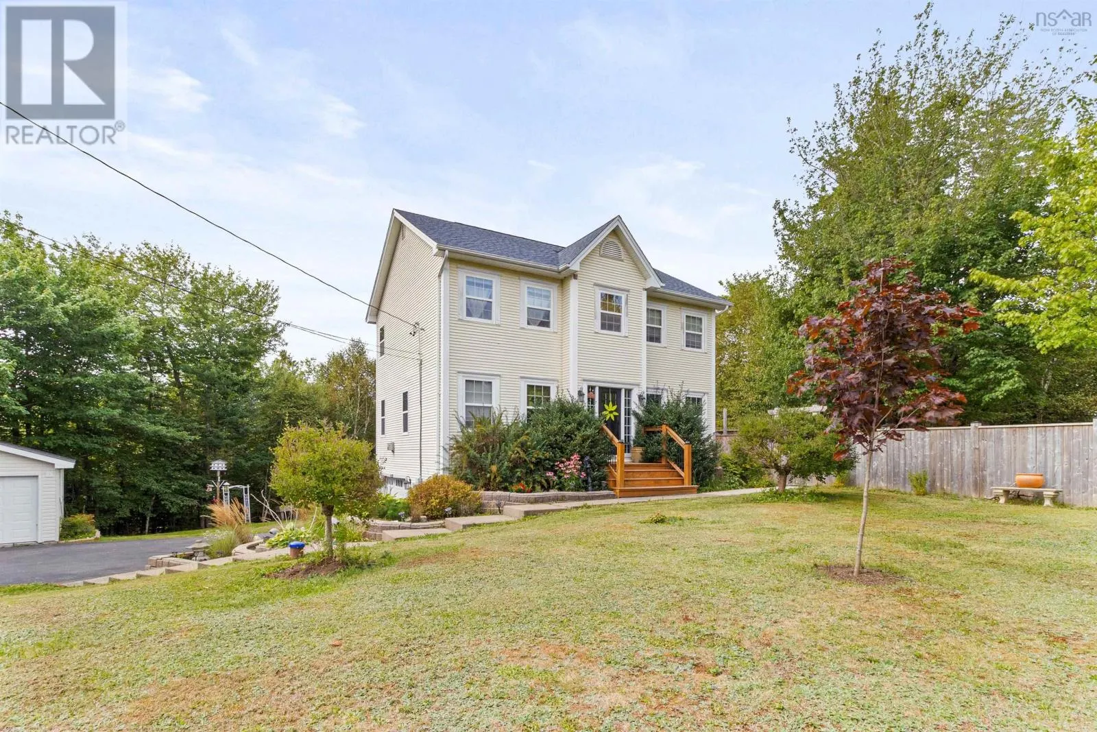 122 Honeysuckle Road
