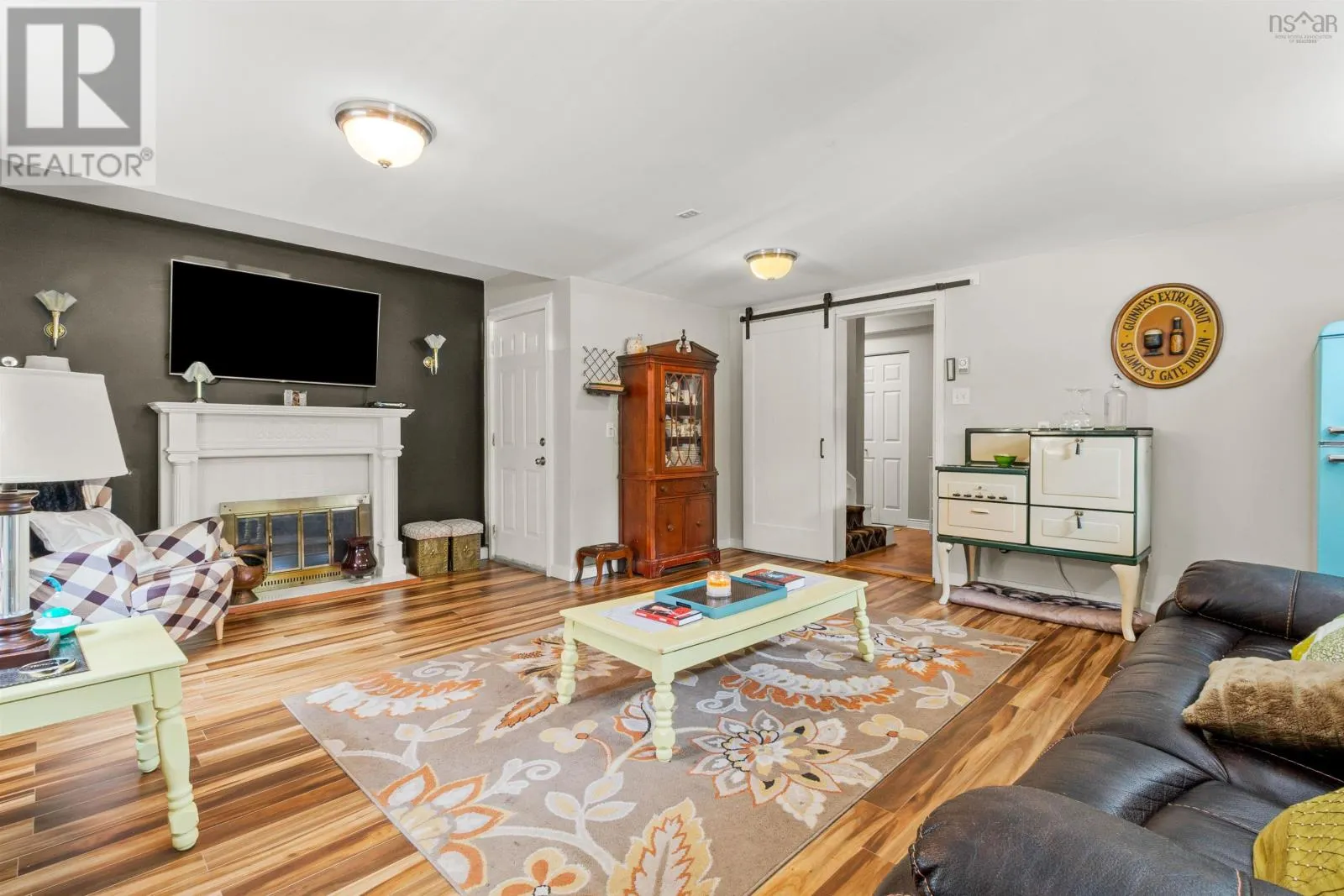 122 Honeysuckle Road