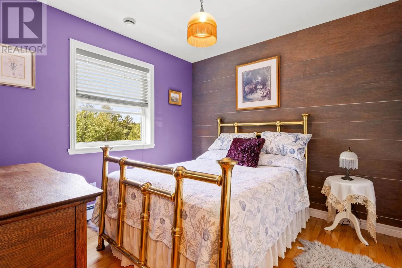 122 Honeysuckle Road