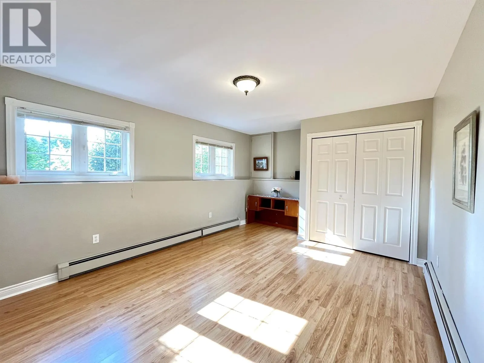 12 DOC BLANCHARD Crescent