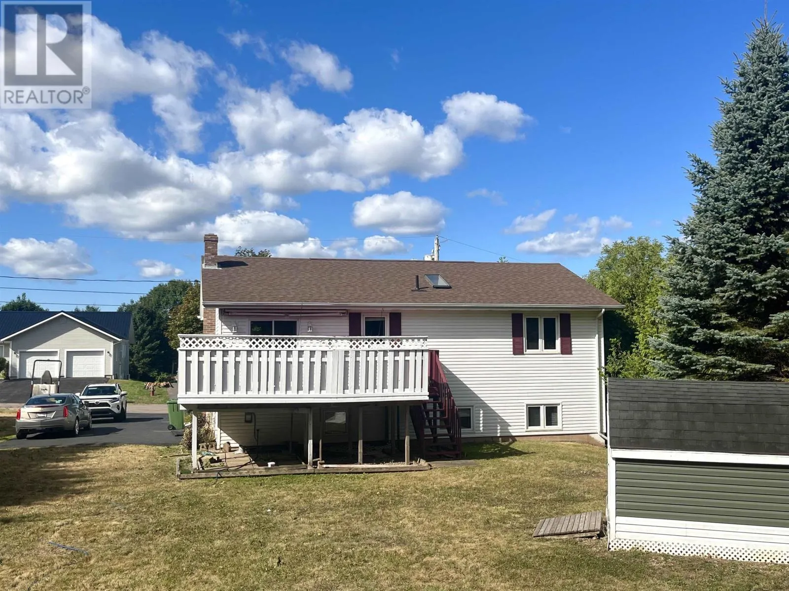 12 DOC BLANCHARD Crescent