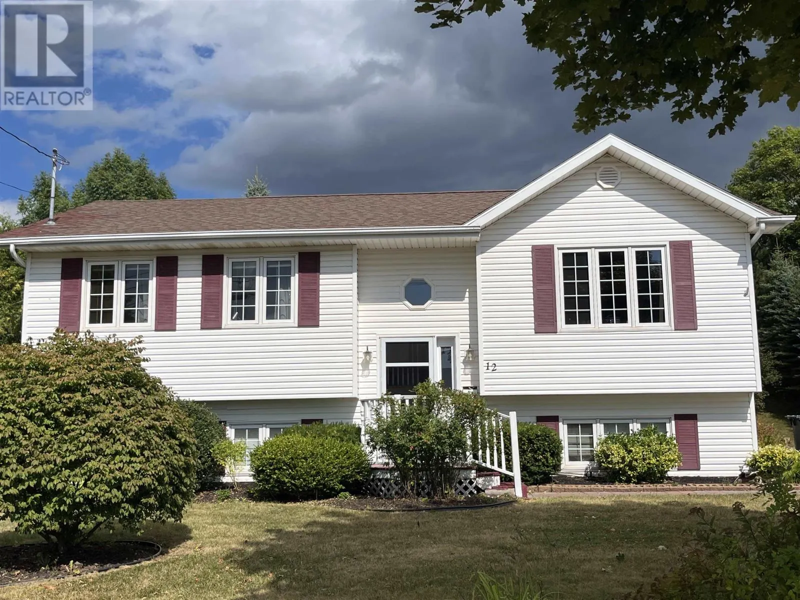 12 DOC BLANCHARD Crescent