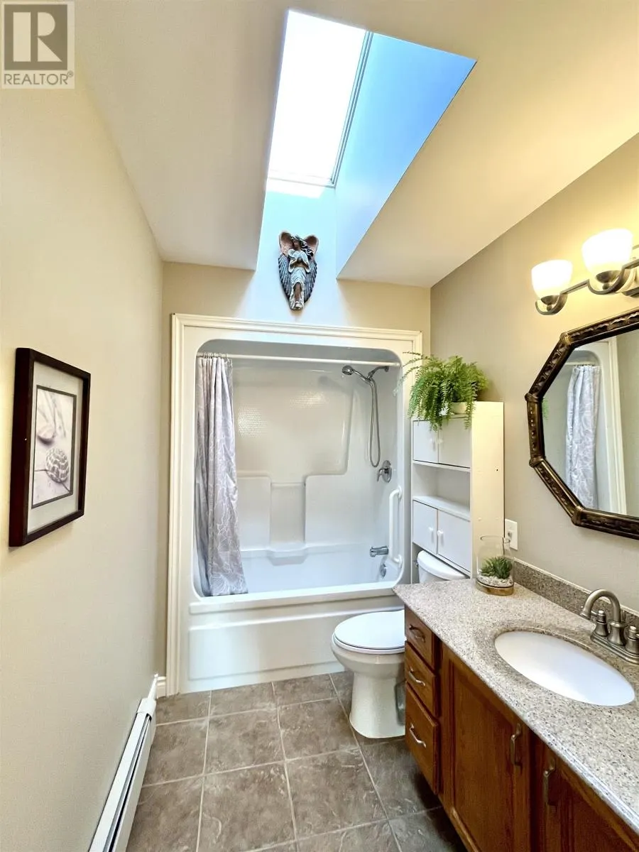 12 DOC BLANCHARD Crescent