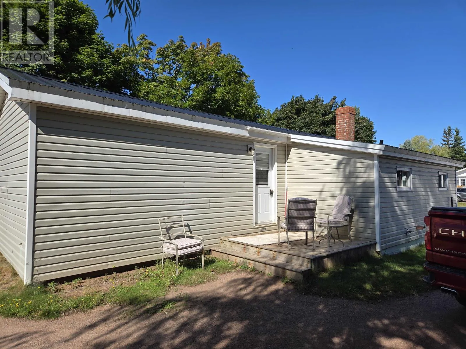 18 Dufferin Street