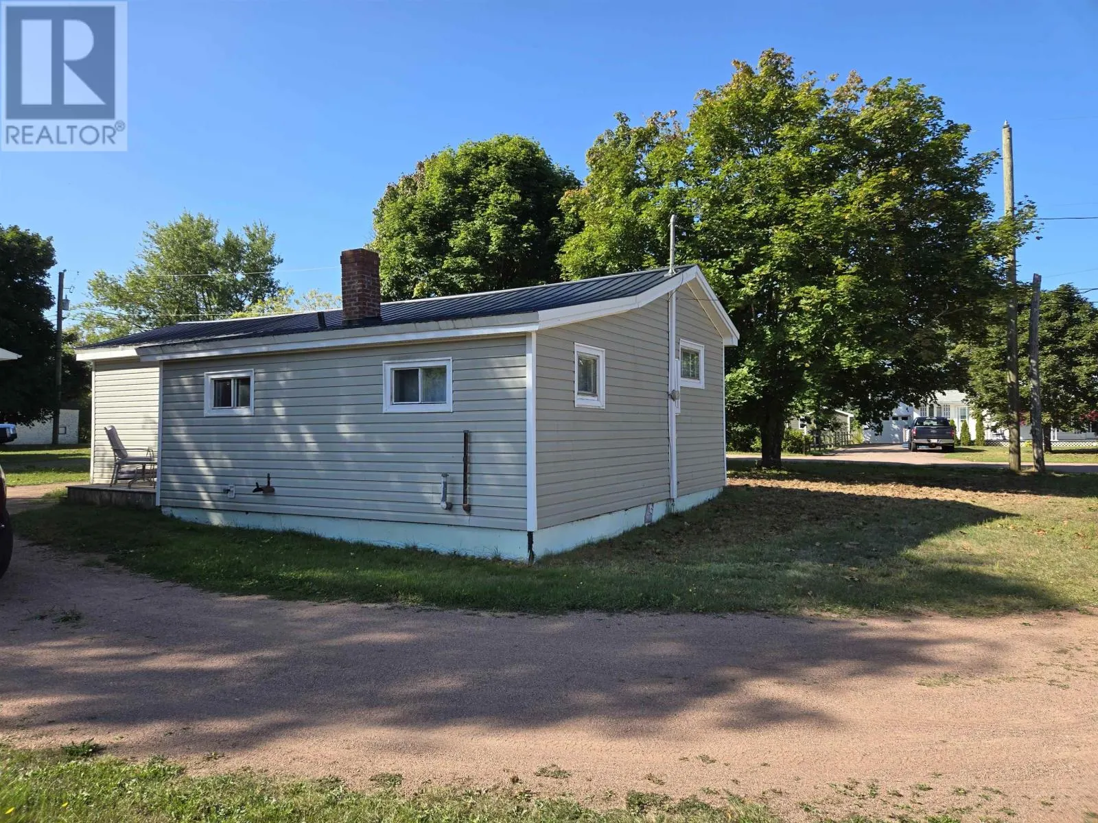 18 Dufferin Street