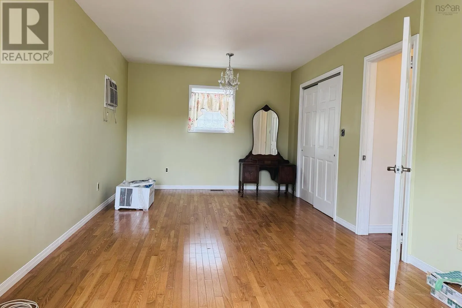 16 Maple Court