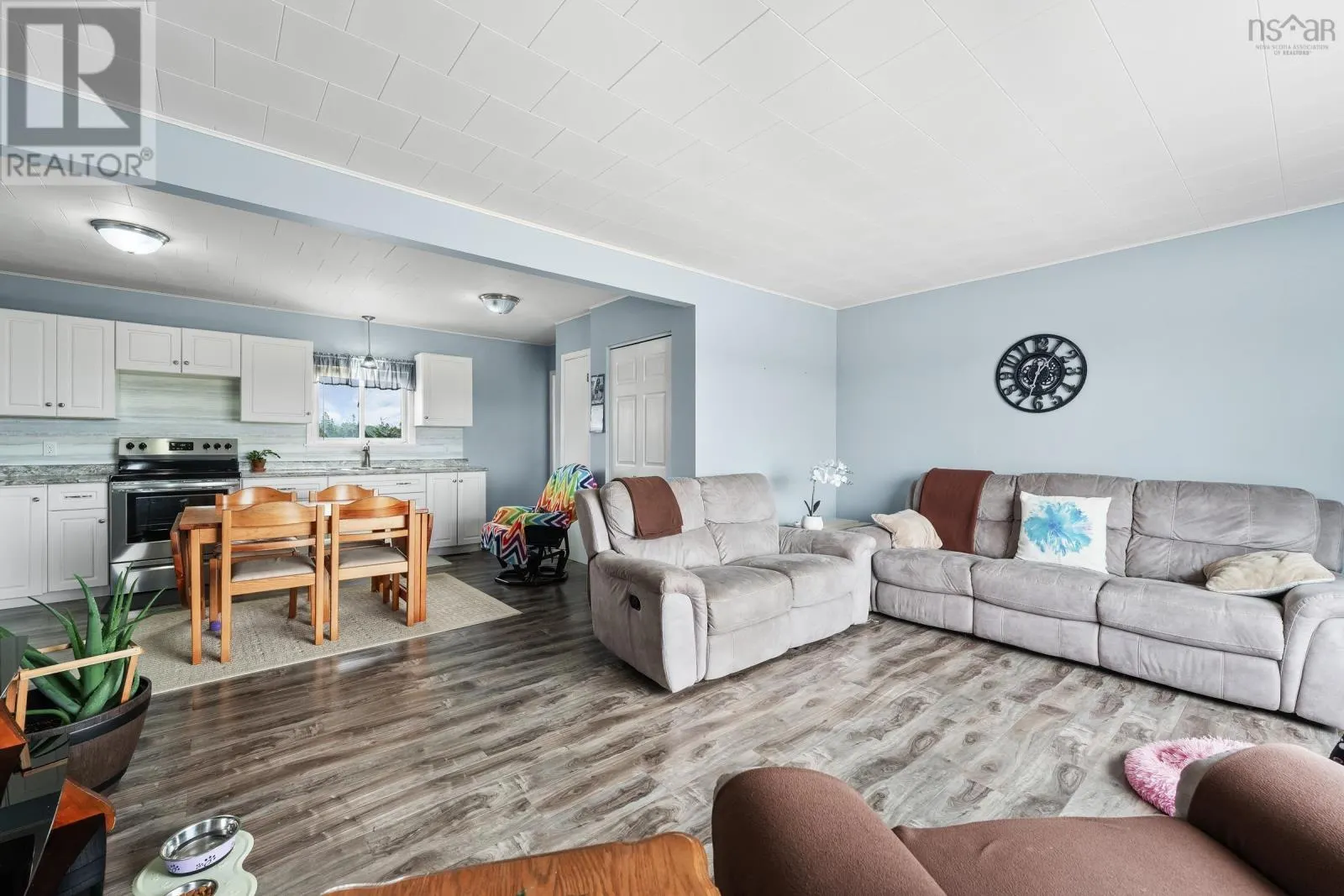 8 C Boudreau Road