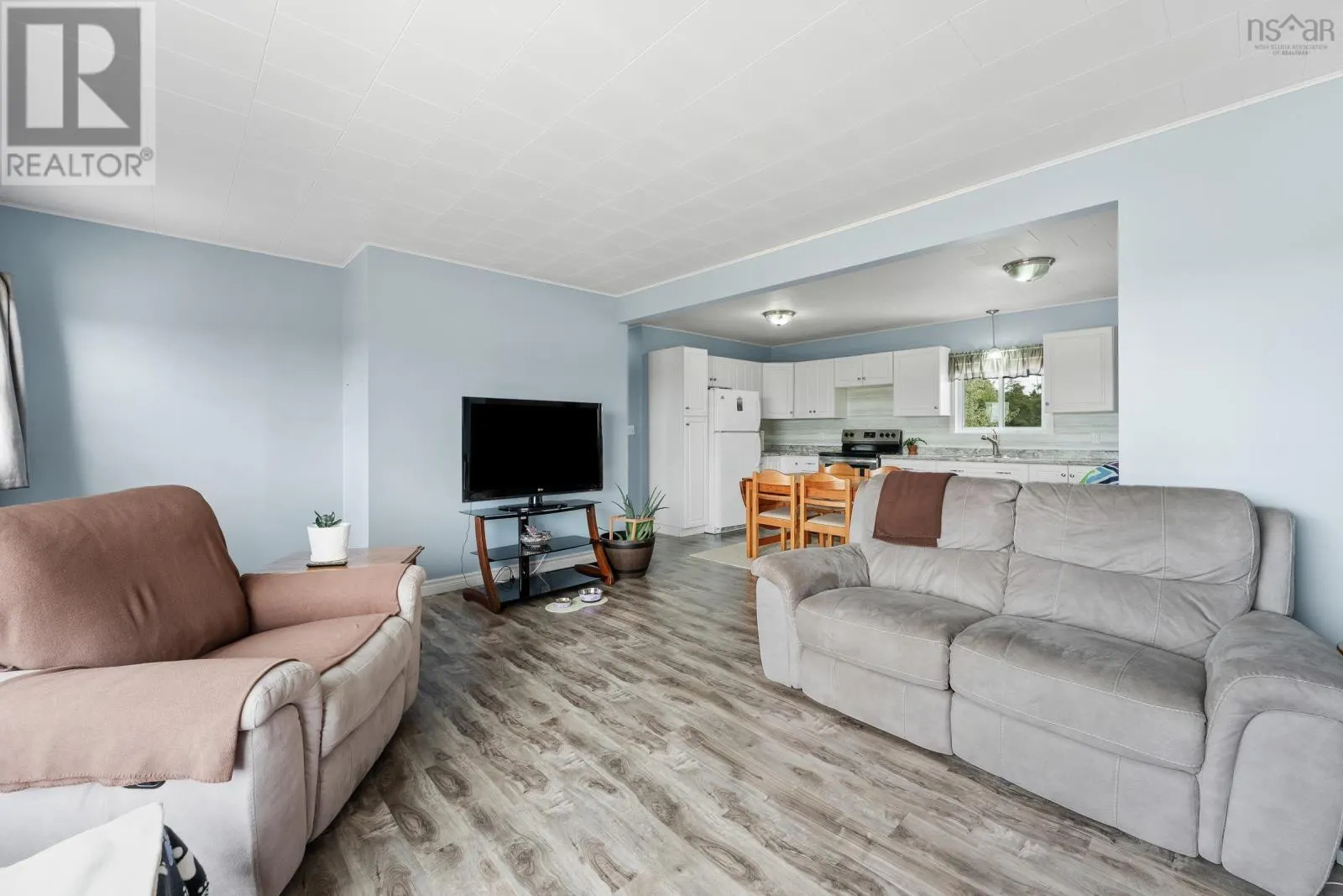 8 C Boudreau Road