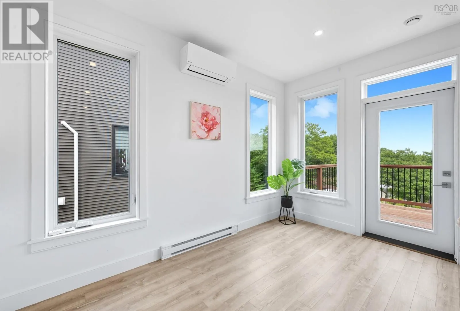 72 Grenoble Court