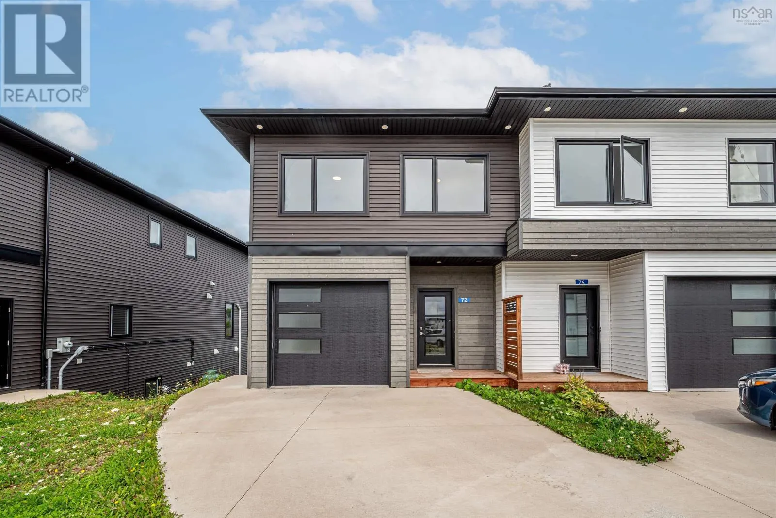 72 Grenoble Court