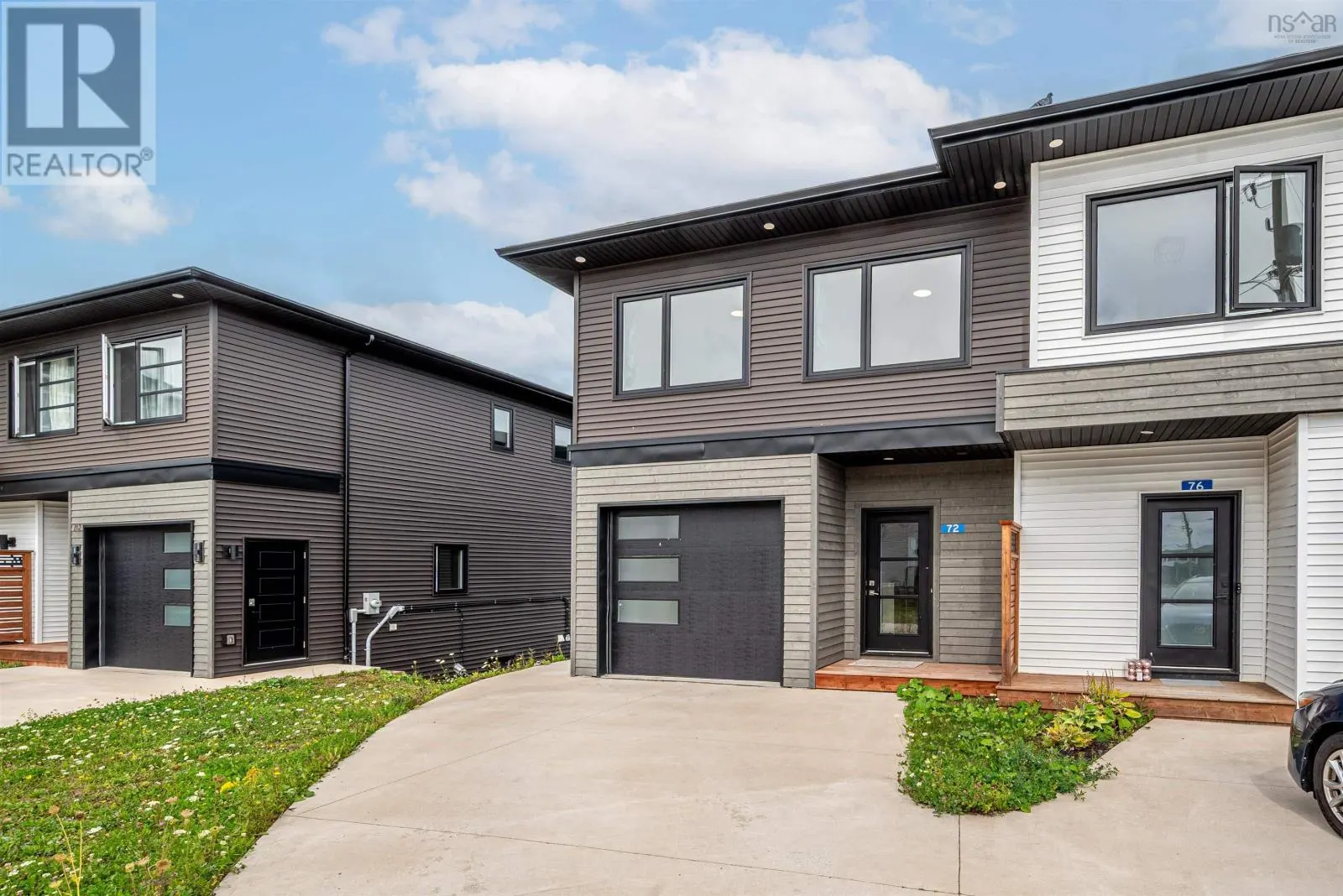72 Grenoble Court