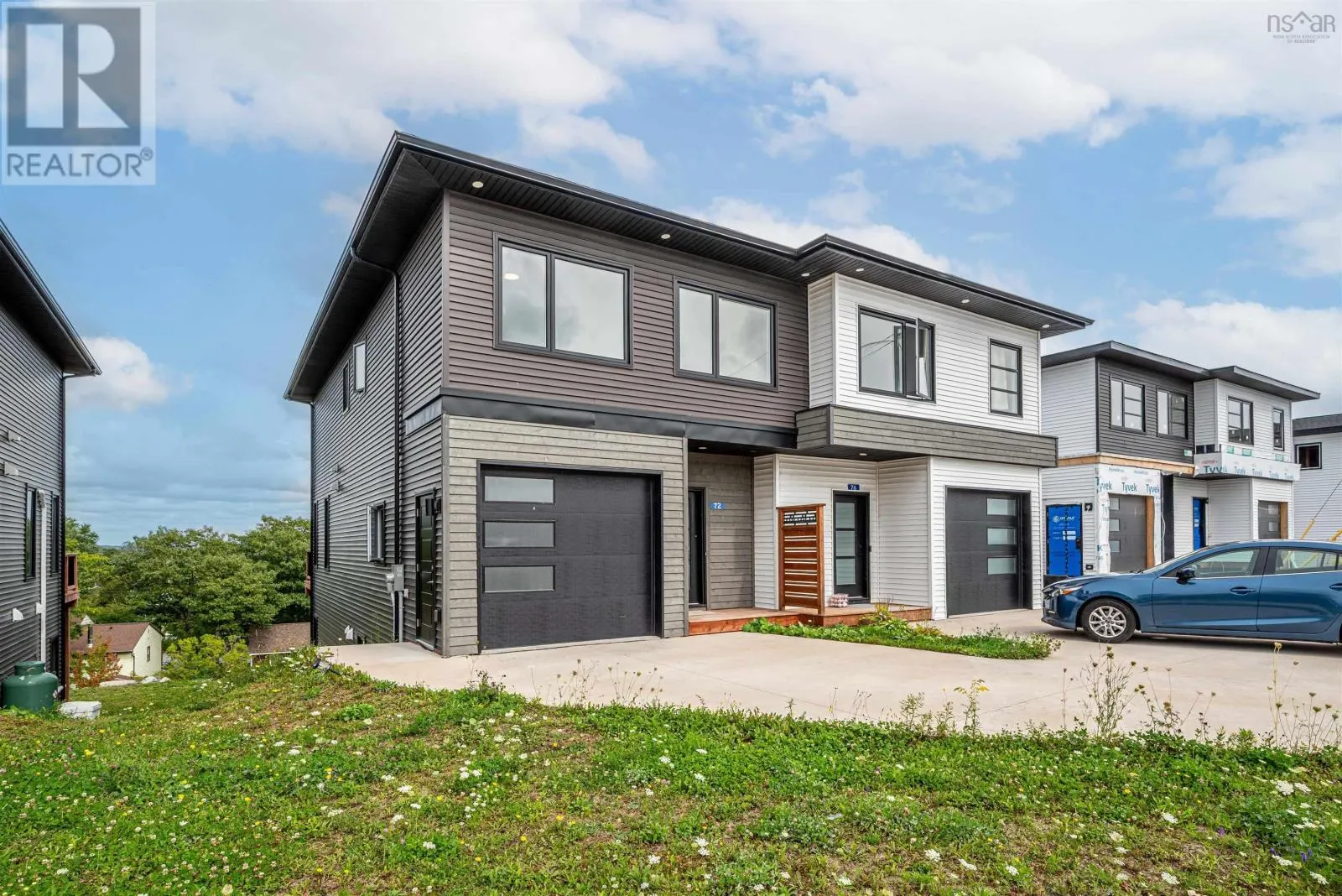 72 Grenoble Court