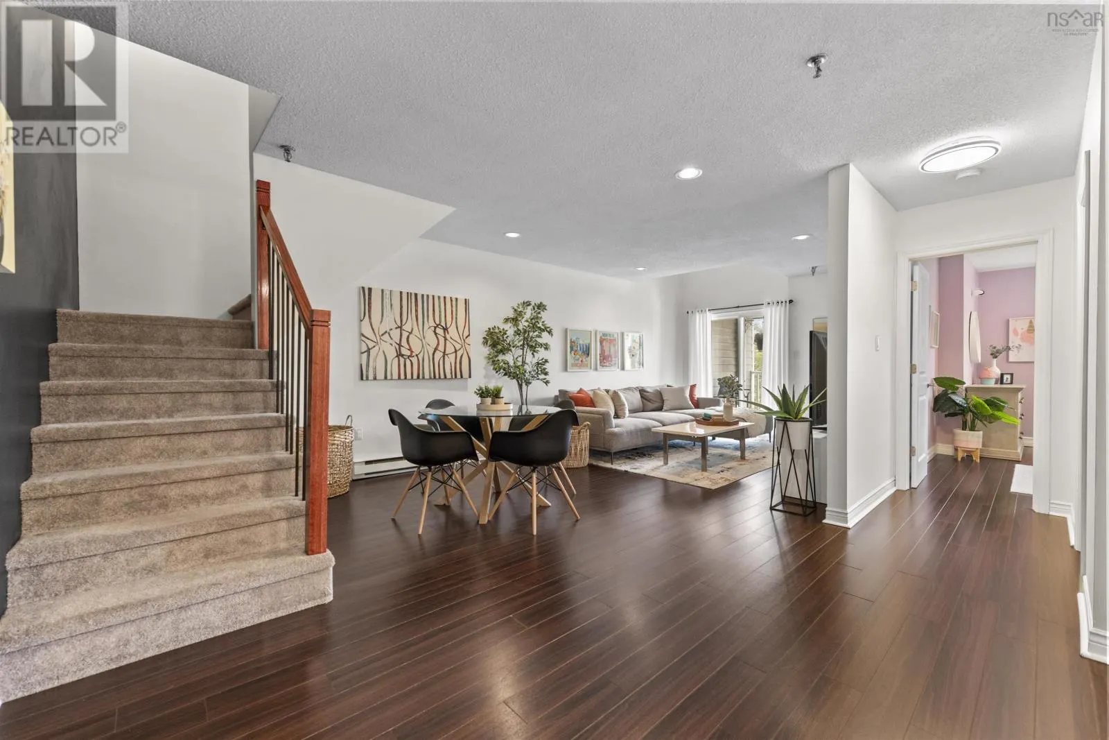 412 15 Langbrae Drive
