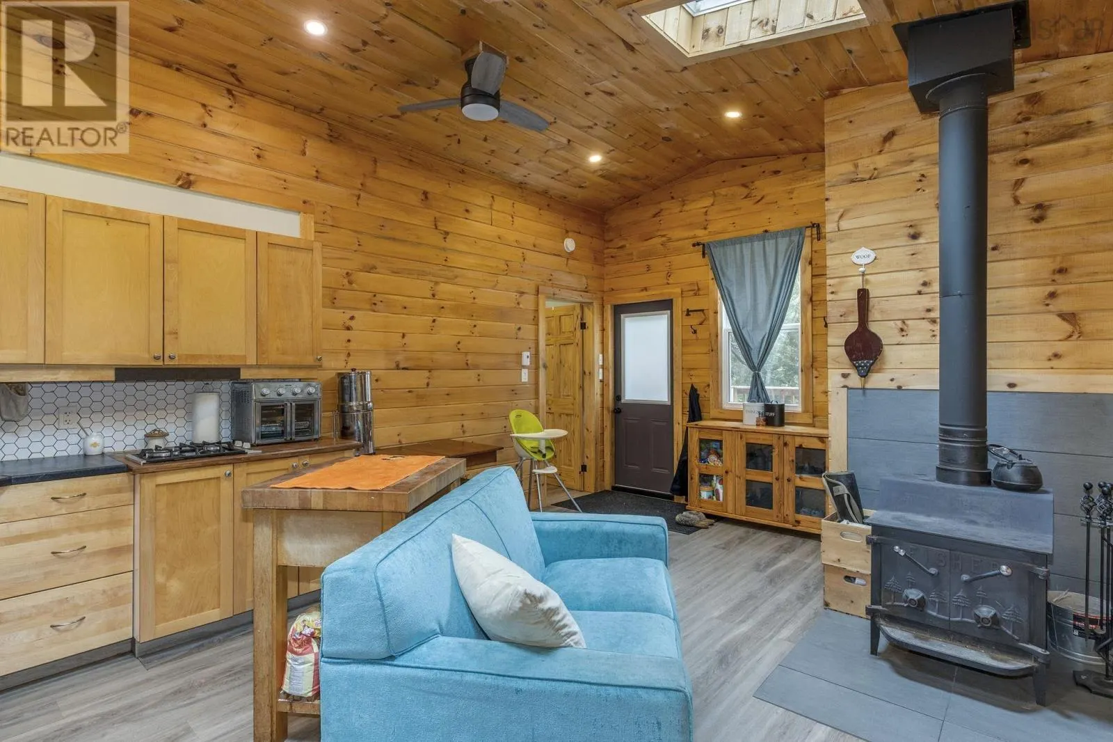 120 Lakeside Drive