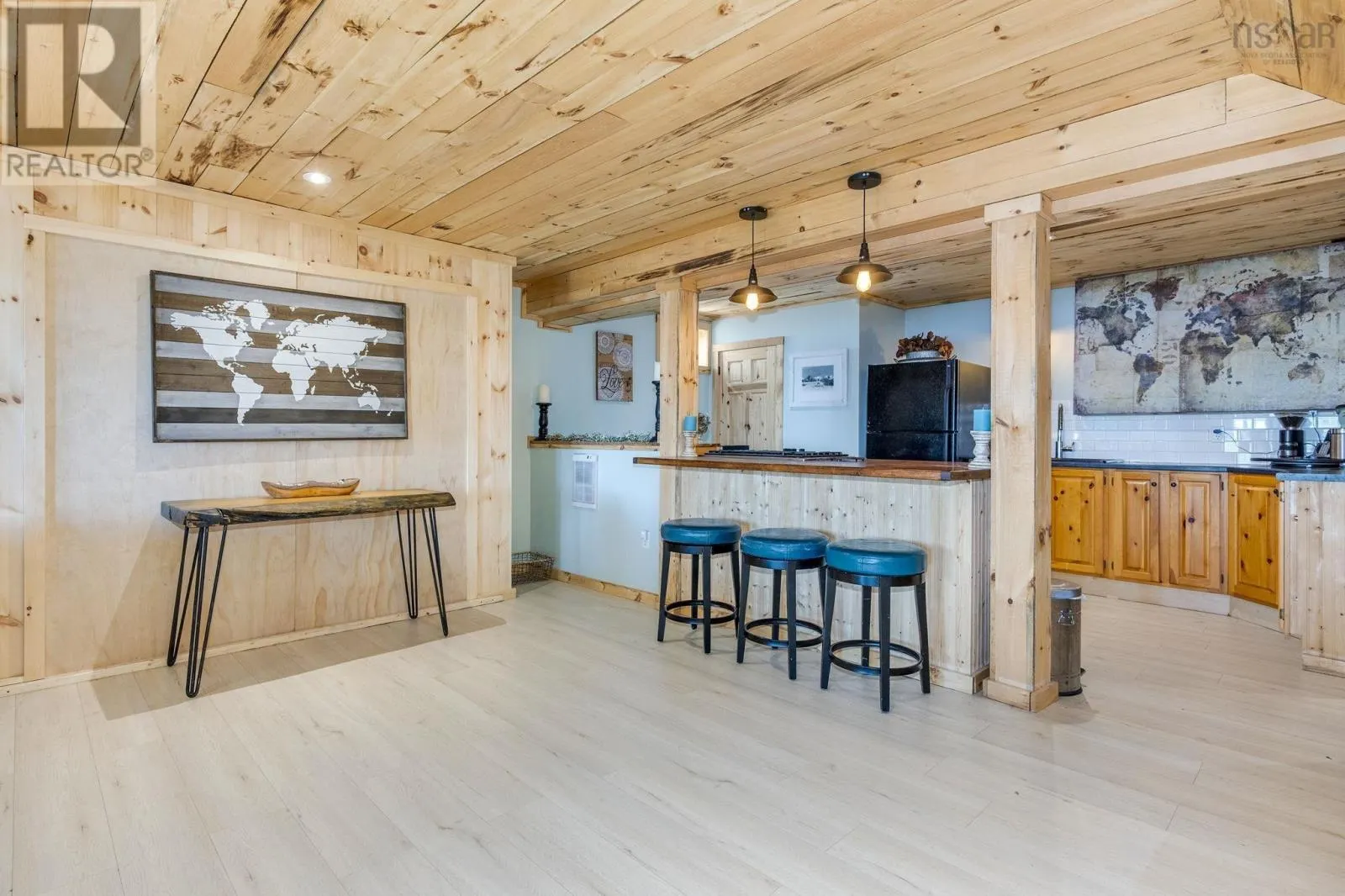 120 Lakeside Drive