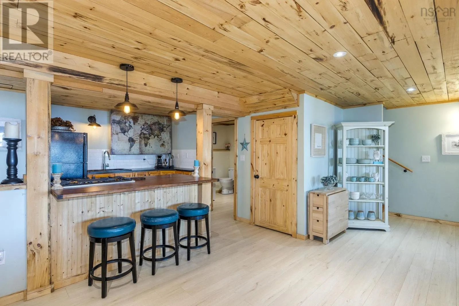 120 Lakeside Drive