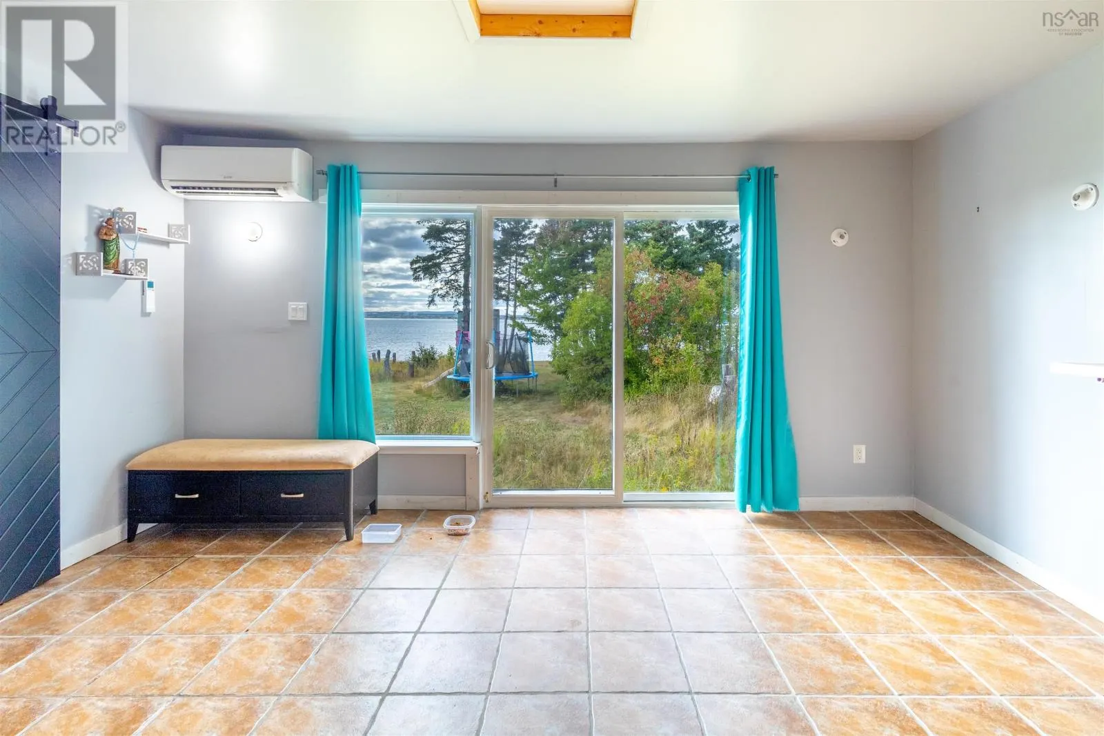 2339 New Waterford Highway