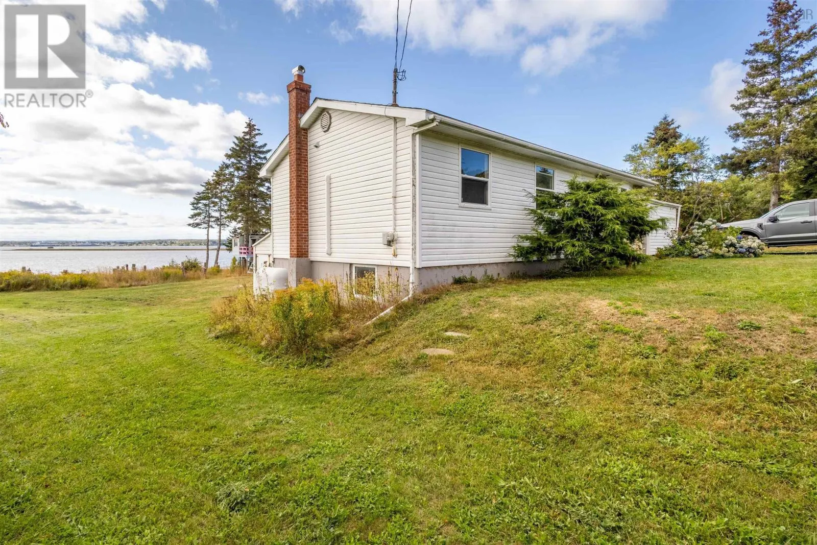2339 New Waterford Highway