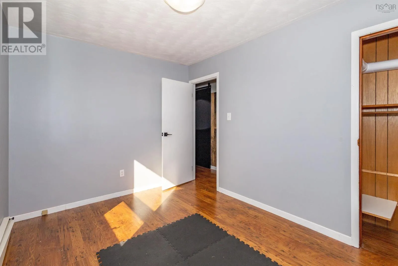 2339 New Waterford Highway