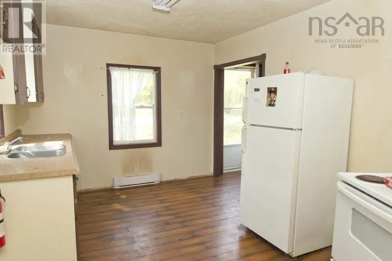 743 Falmouth Back Rd