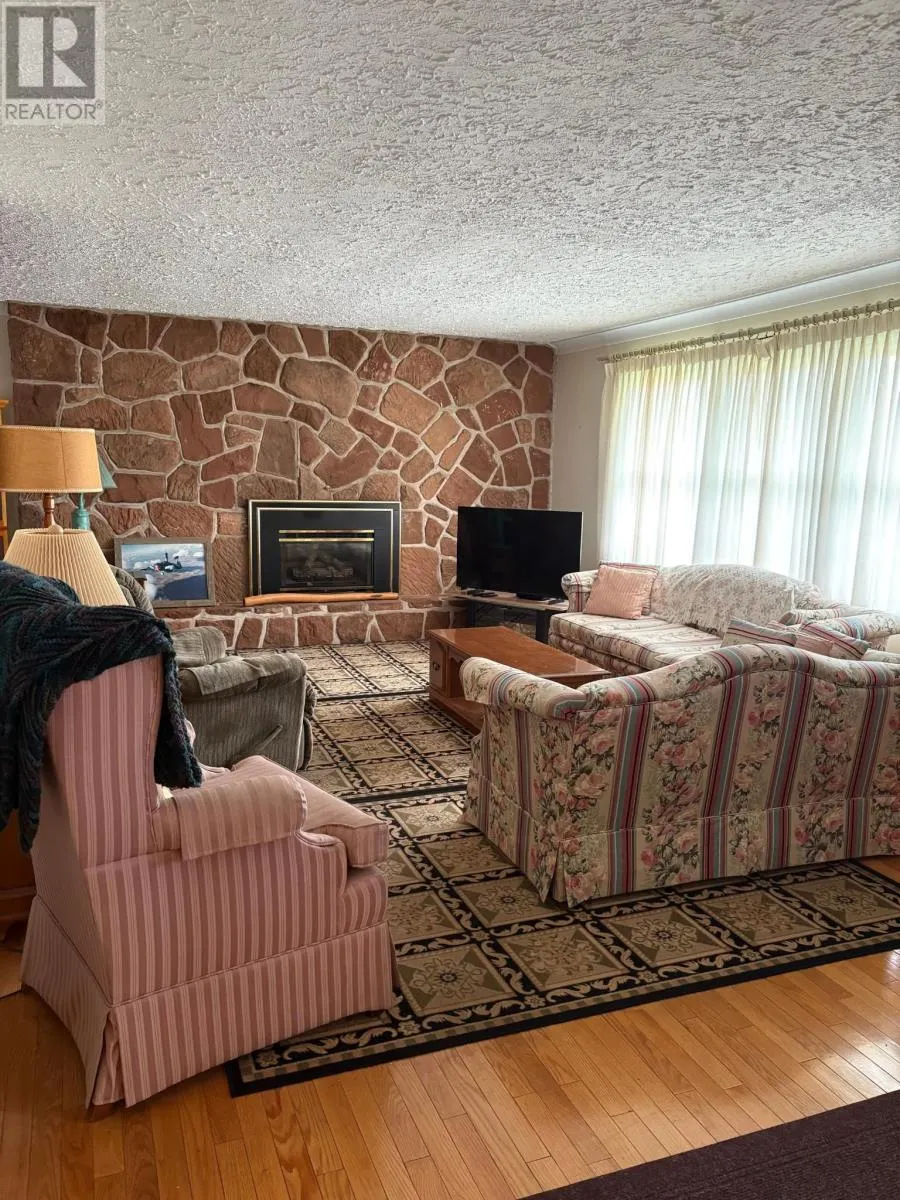 340 North River Road
