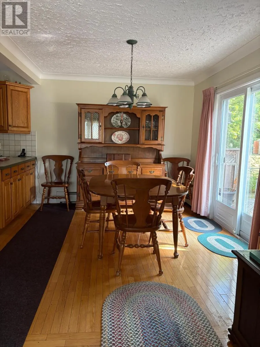 340 North River Road