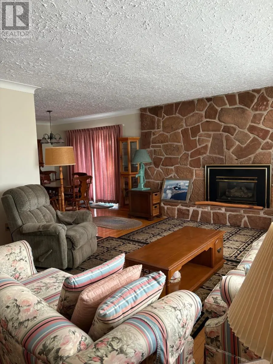 340 North River Road
