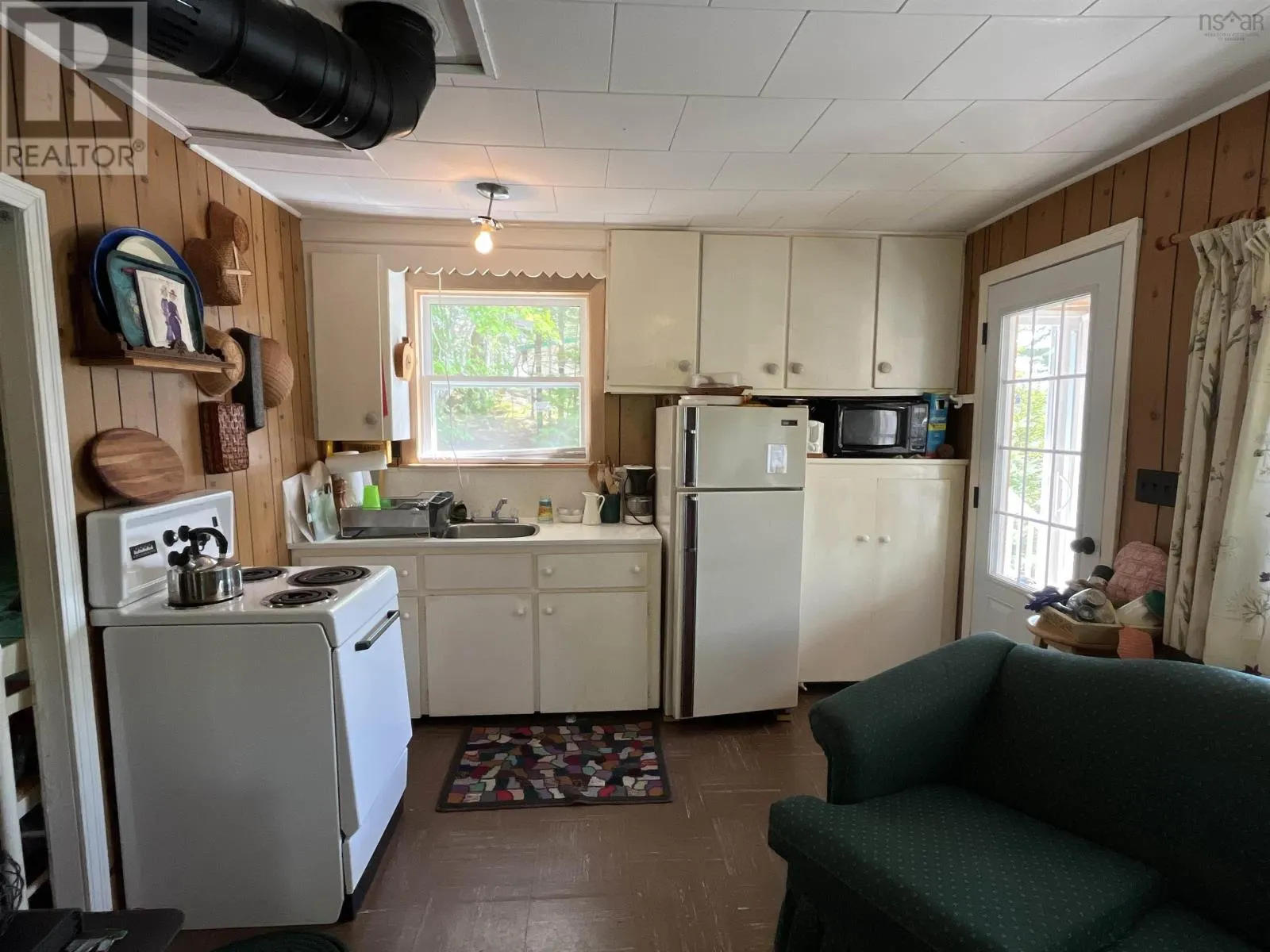 749 Dauphinees Mill Lake Road