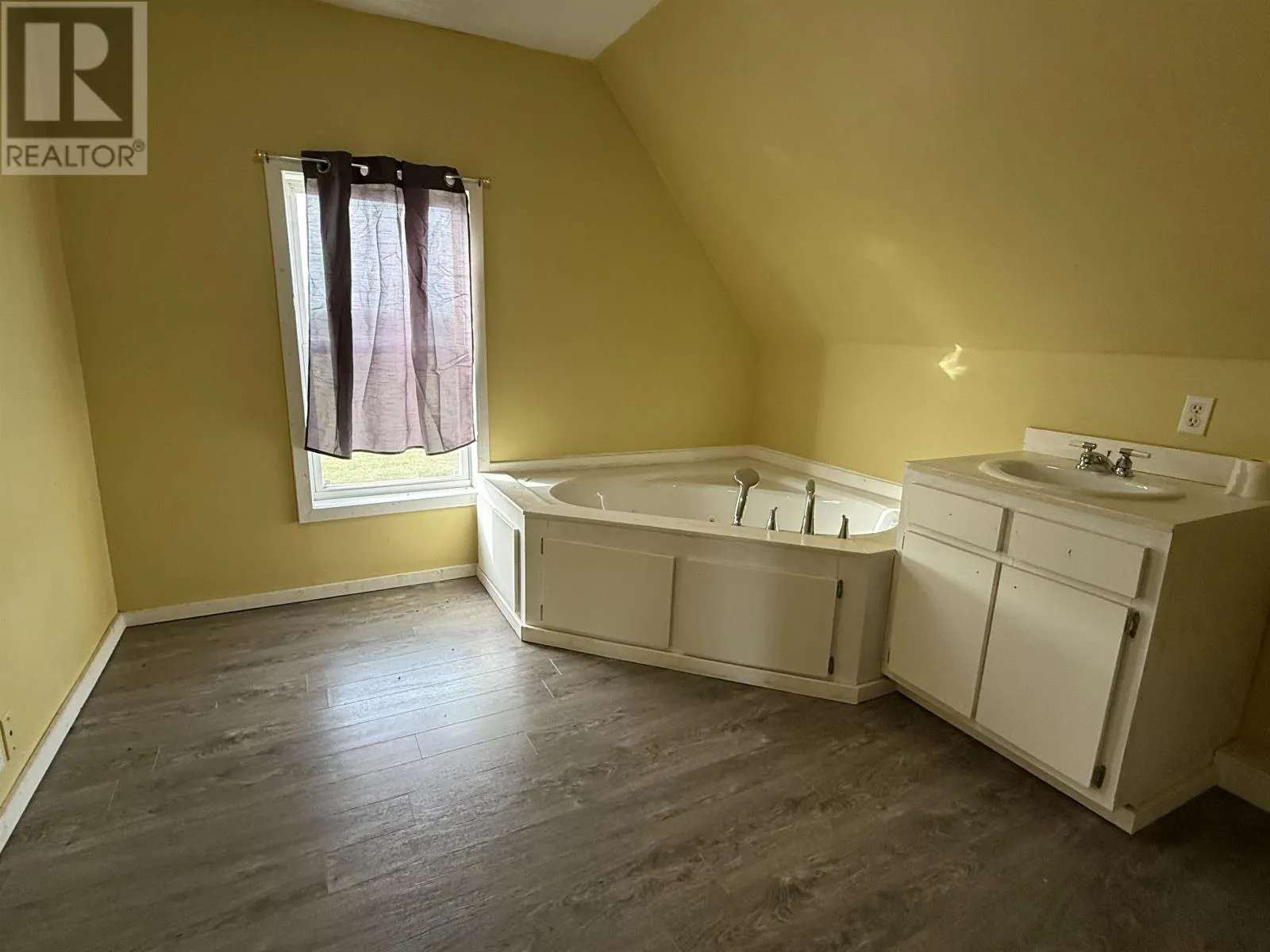 1106 Locke Road