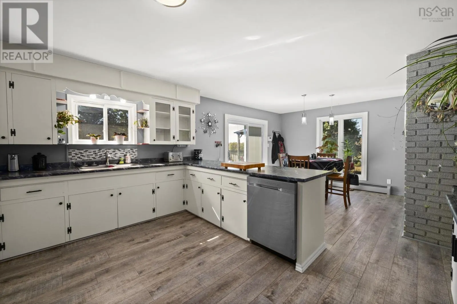 387 Lawrence Road