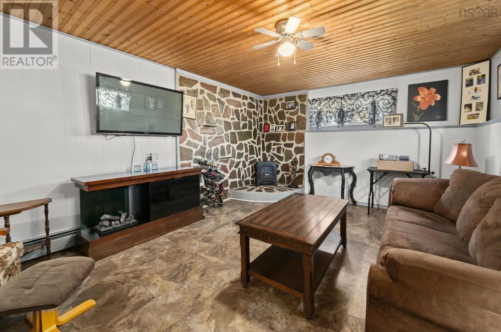 387 Lawrence Road
