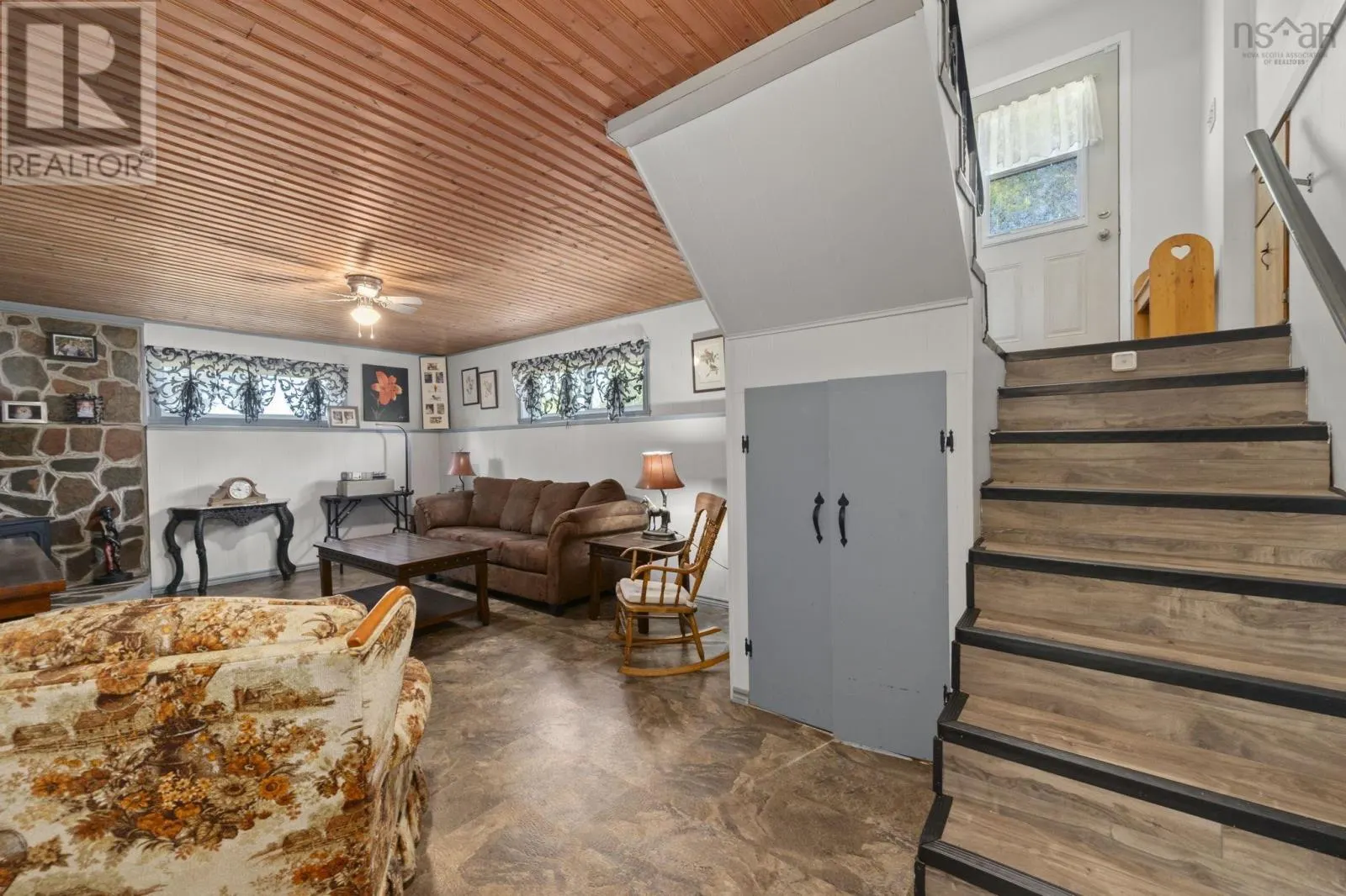 387 Lawrence Road