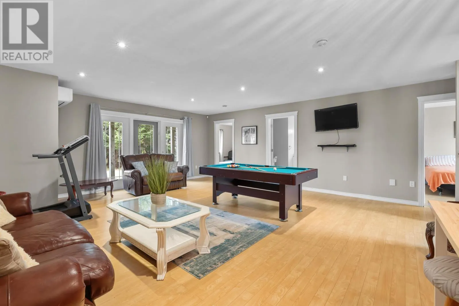 14 Fairfax Drive